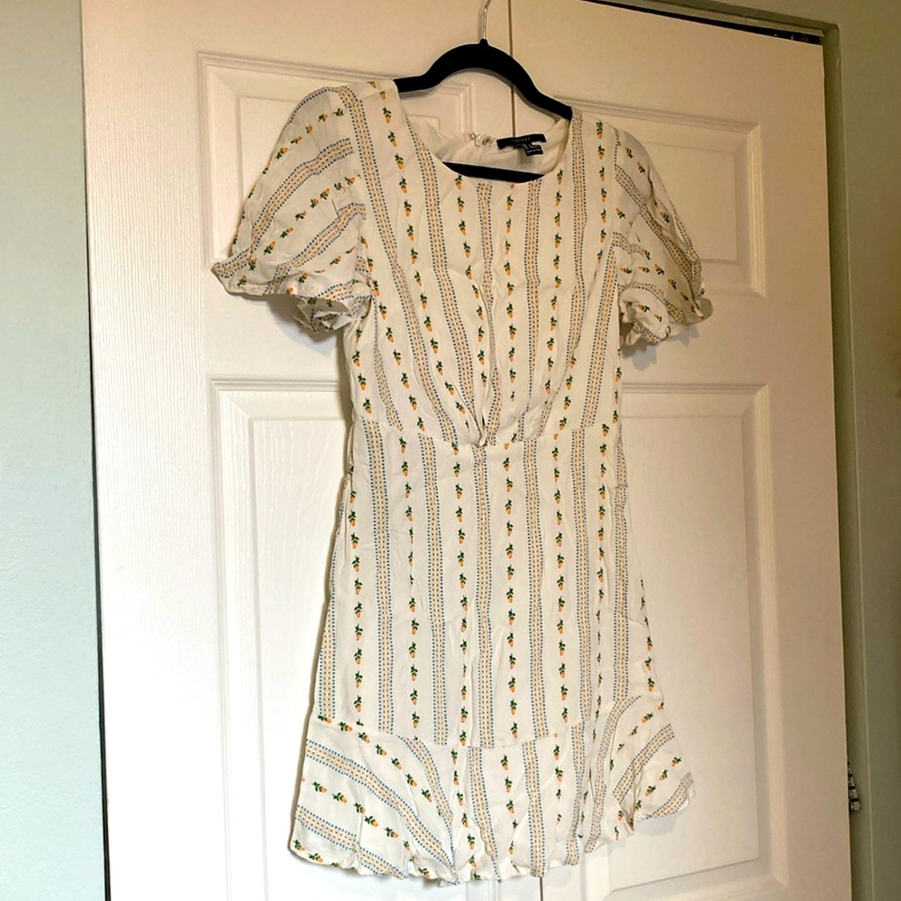 Sweet Flutter-sleeve Minidress with Tiny Rose Pattern